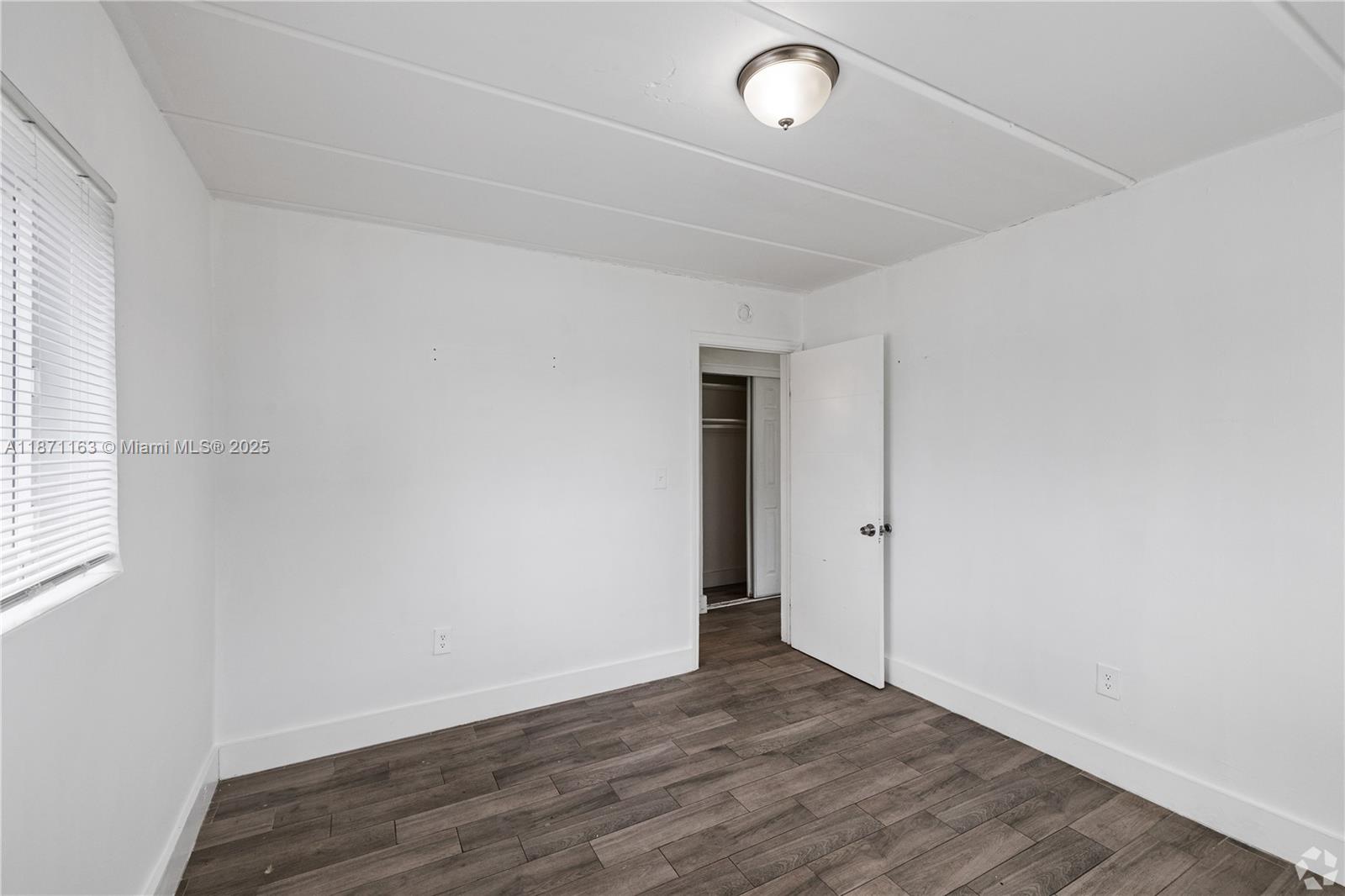 Section 8 vouchers or any other subsidized rent payment programs are welcome! Beautiful unit, S/S Appliances. Fast Approval. Low security deposit.