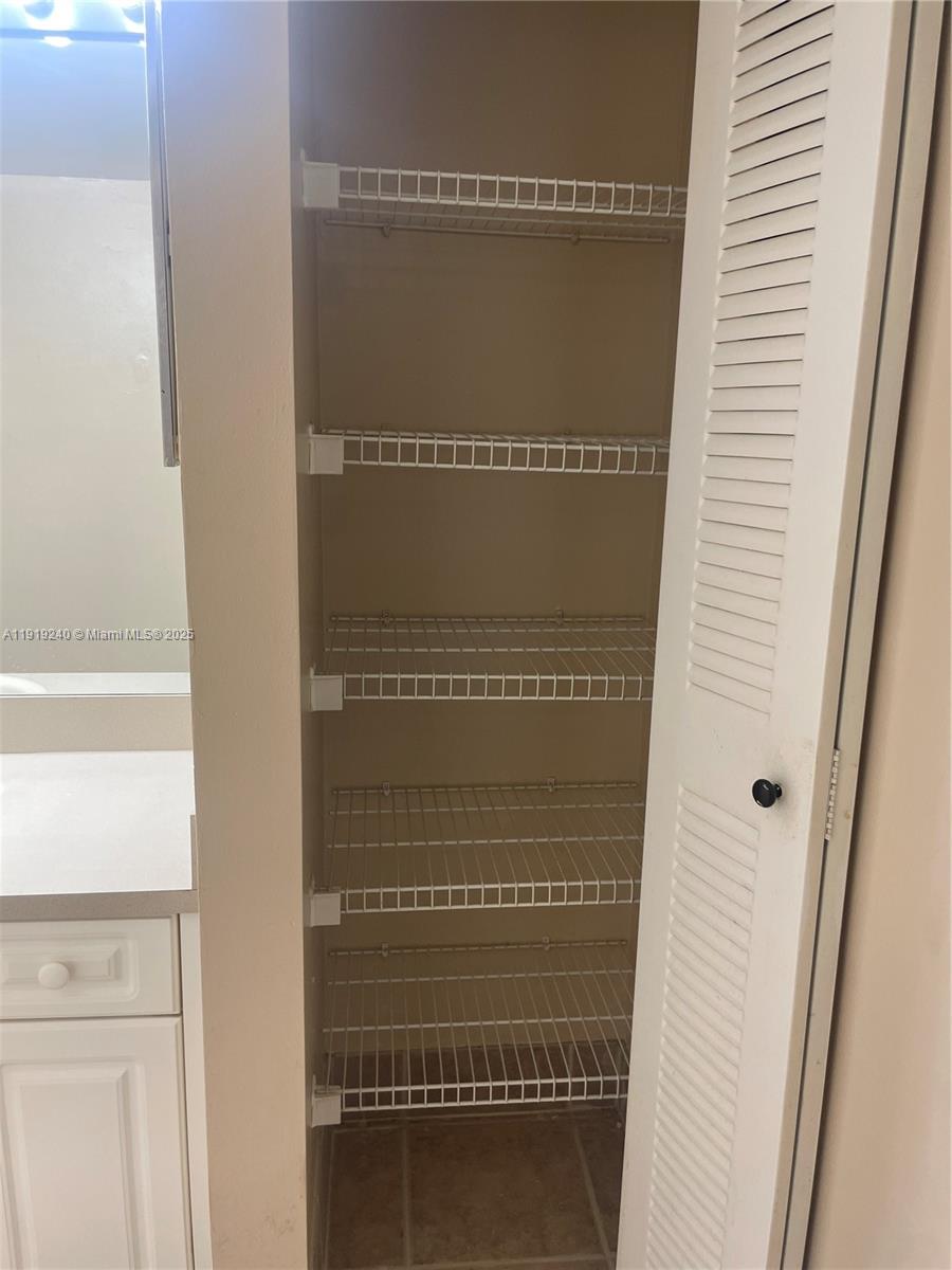 LAS OLAS BY THE RIVER CON - Residential