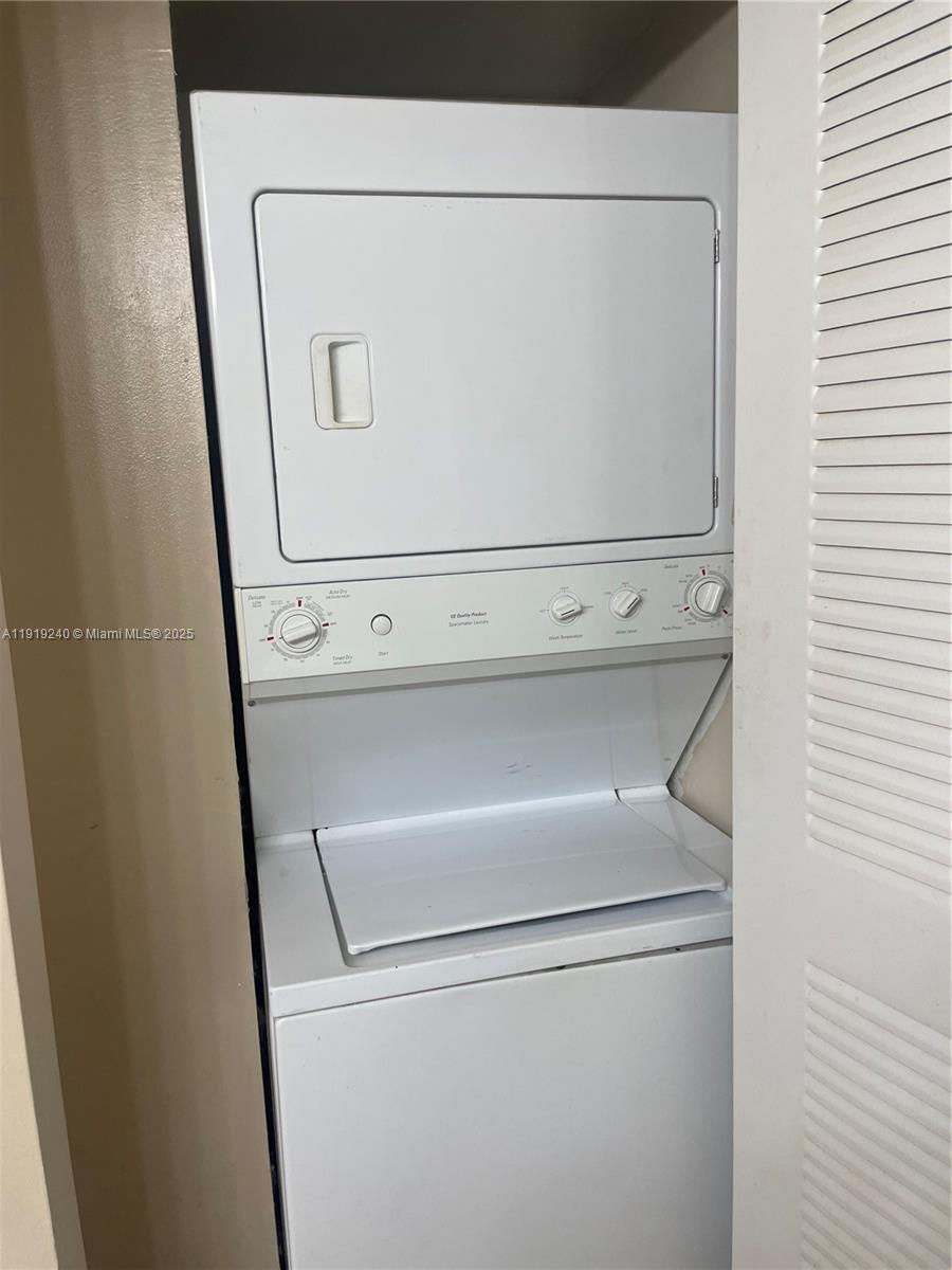 LAS OLAS BY THE RIVER CON - Residential