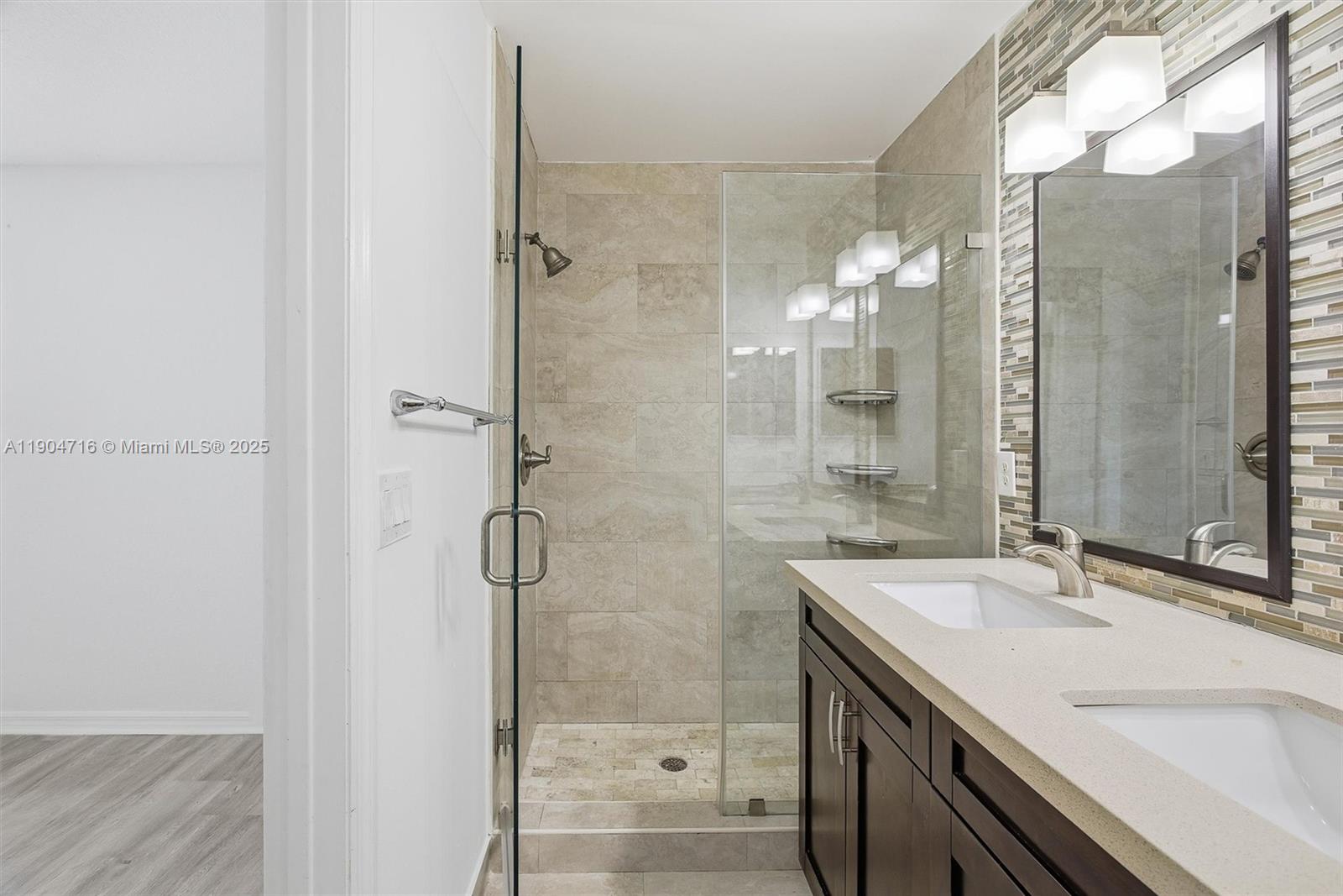 SILVER FALLS - Residential