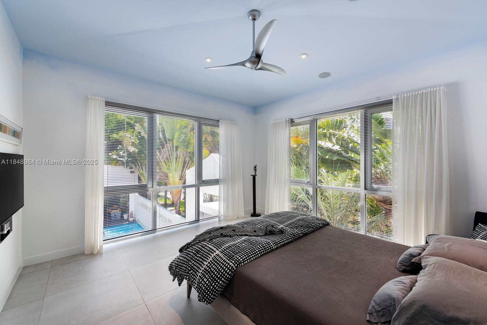 RHODES AMD NEW BISC - Residential