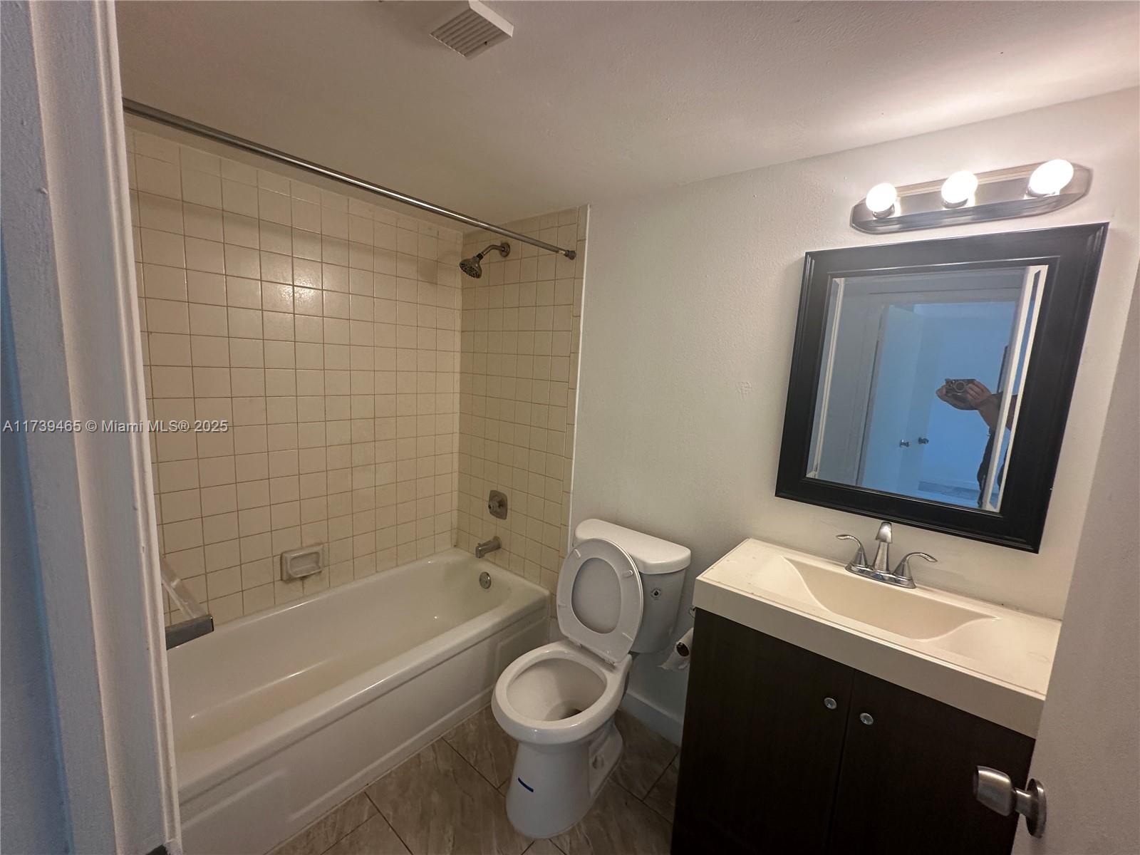 PRESIDENTIAL GOLFVIEW CON - Residential