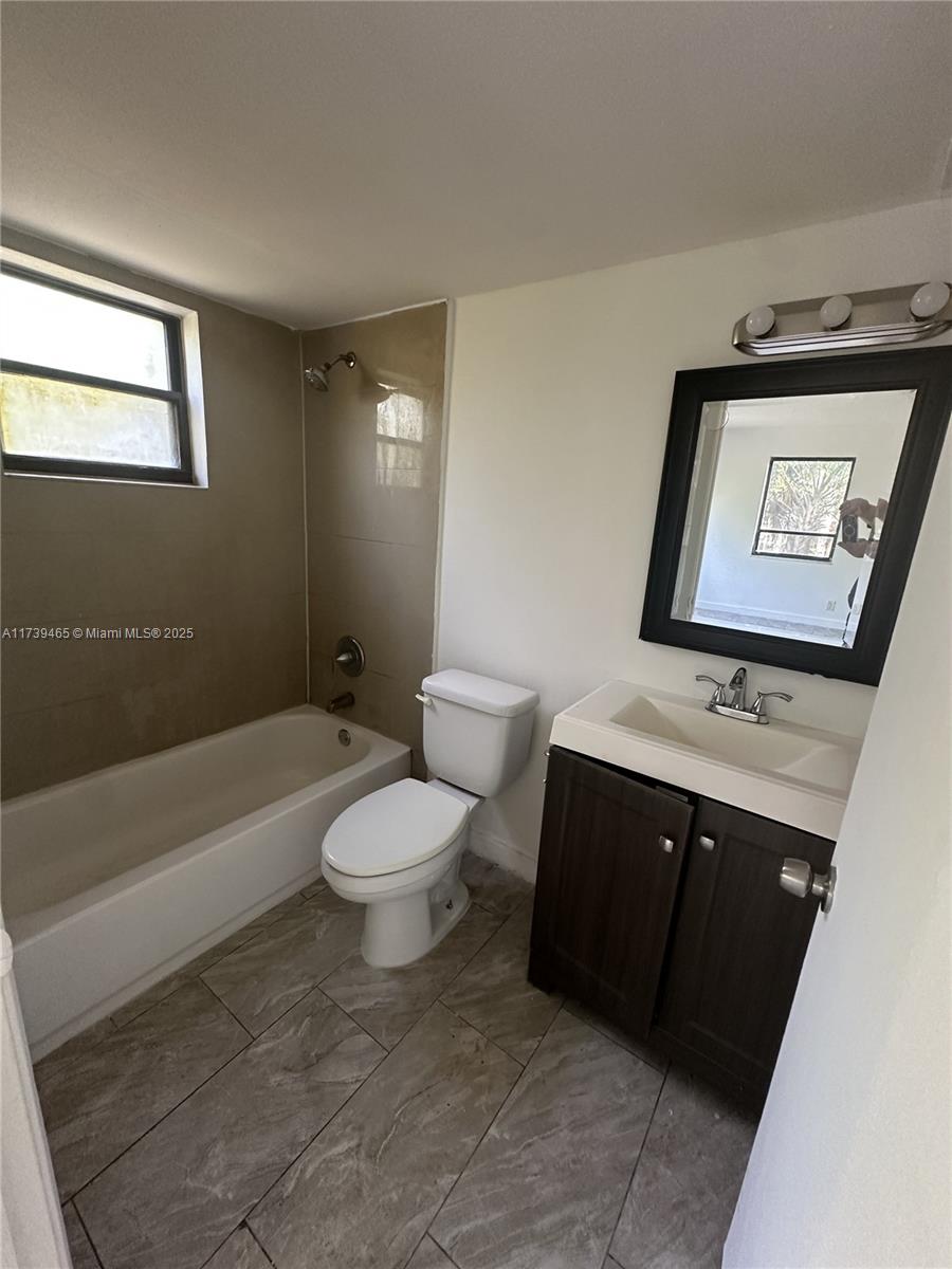 PRESIDENTIAL GOLFVIEW CON - Residential