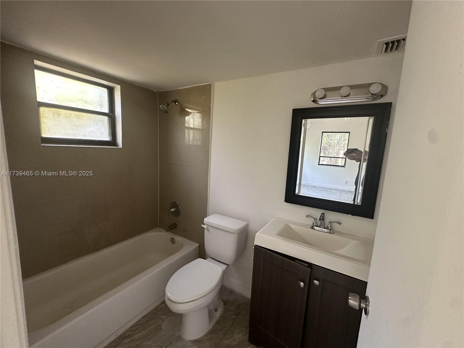 PRESIDENTIAL GOLFVIEW CON - Residential