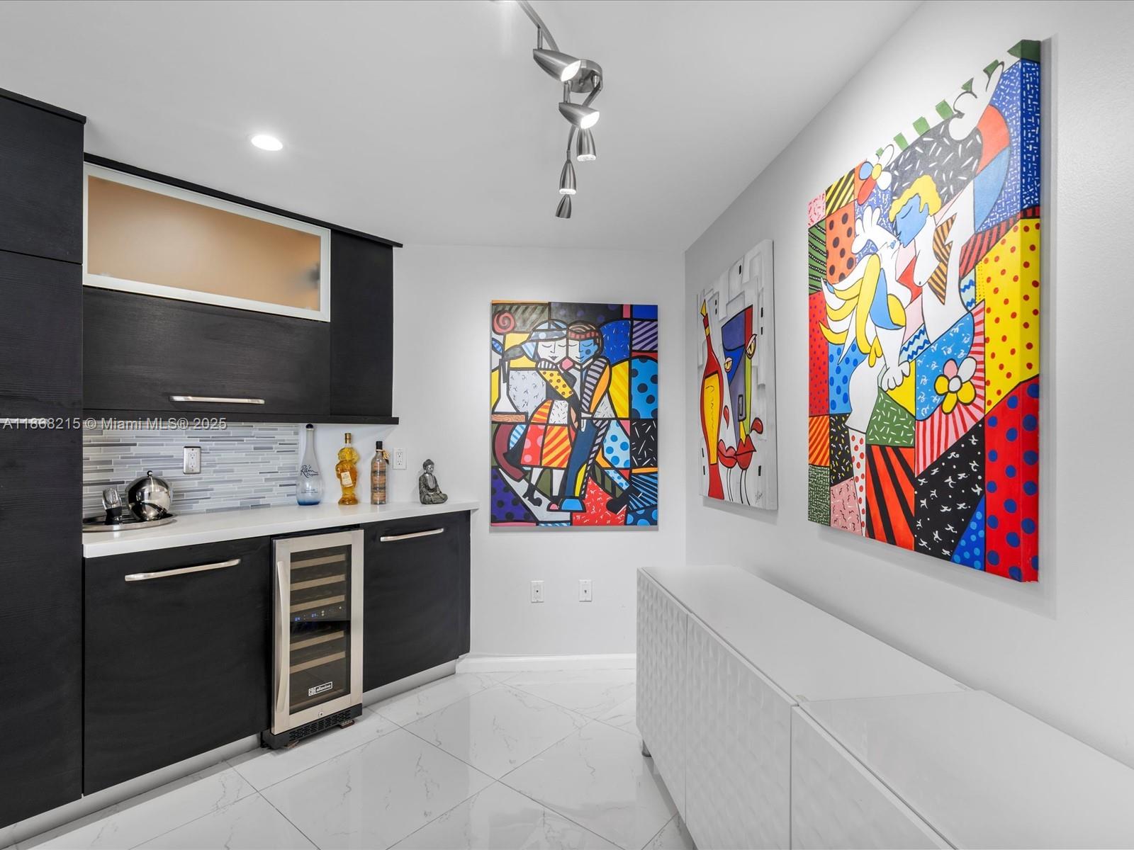 RENAISSANCE ON THE OCEAN - Residential