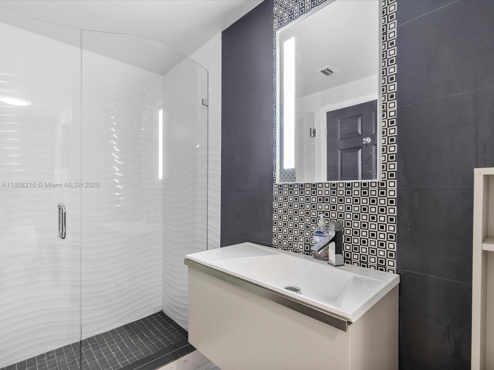 RENAISSANCE ON THE OCEAN - Residential