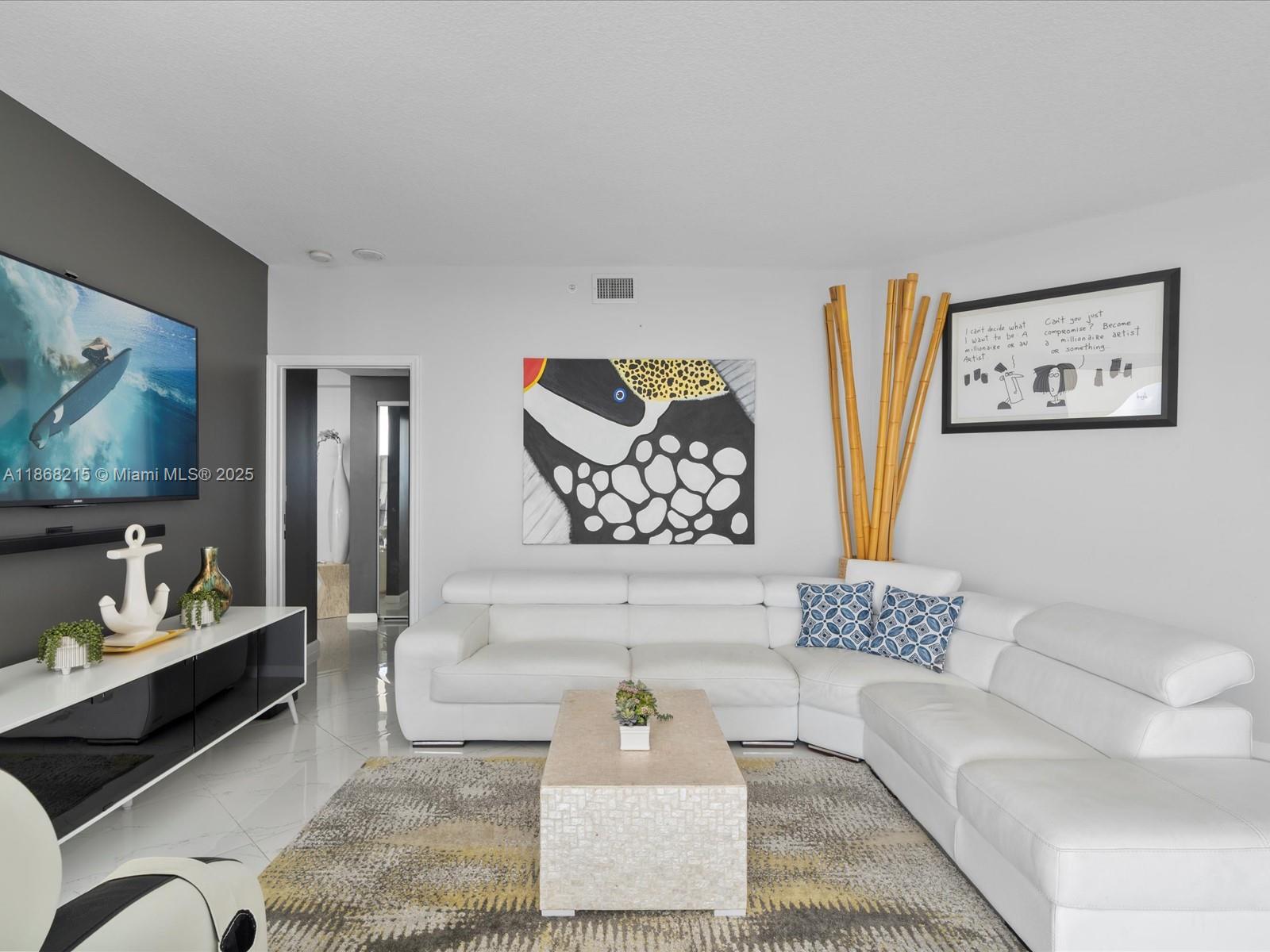 RENAISSANCE ON THE OCEAN - Residential