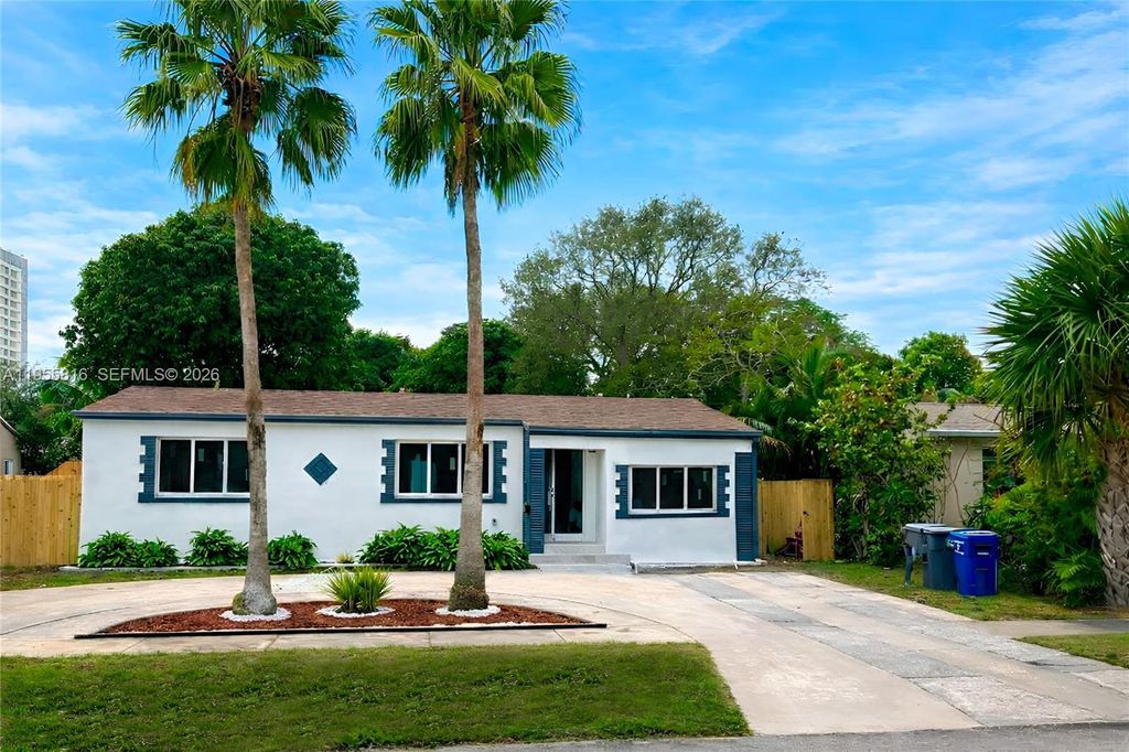 Photo of 136 N Evergreen Dr, Lake Park, FL 33403 (MLS # A11955816)