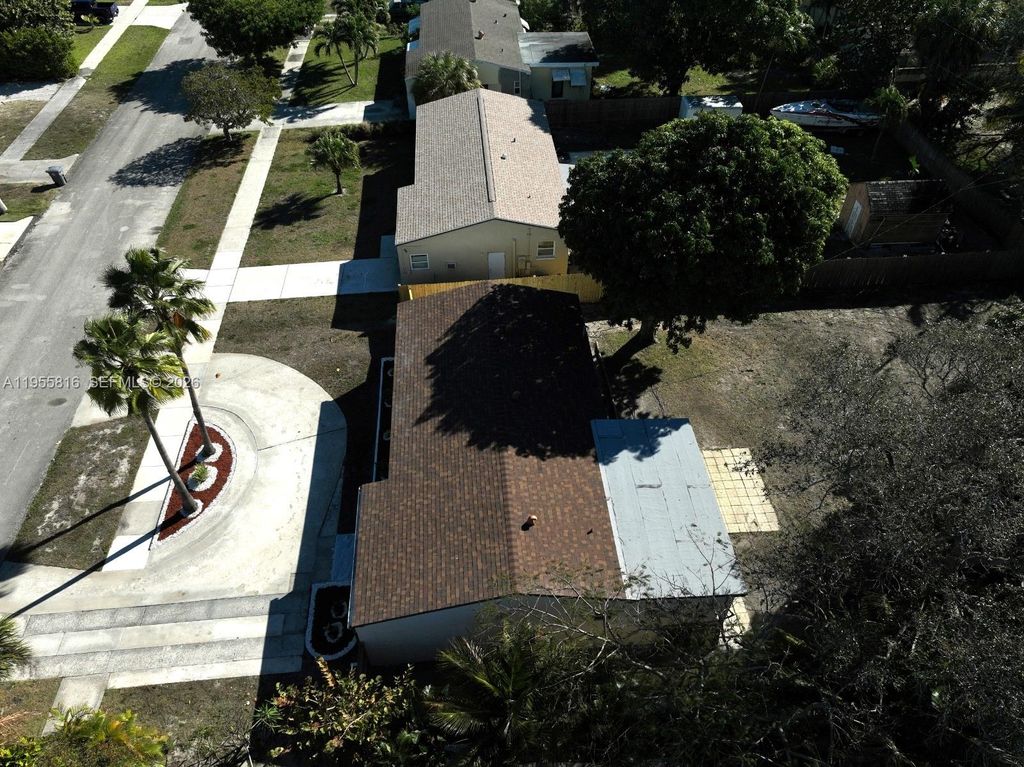 Photo of 136 N Evergreen Dr, Lake Park, FL 33403 (MLS # A11955816)