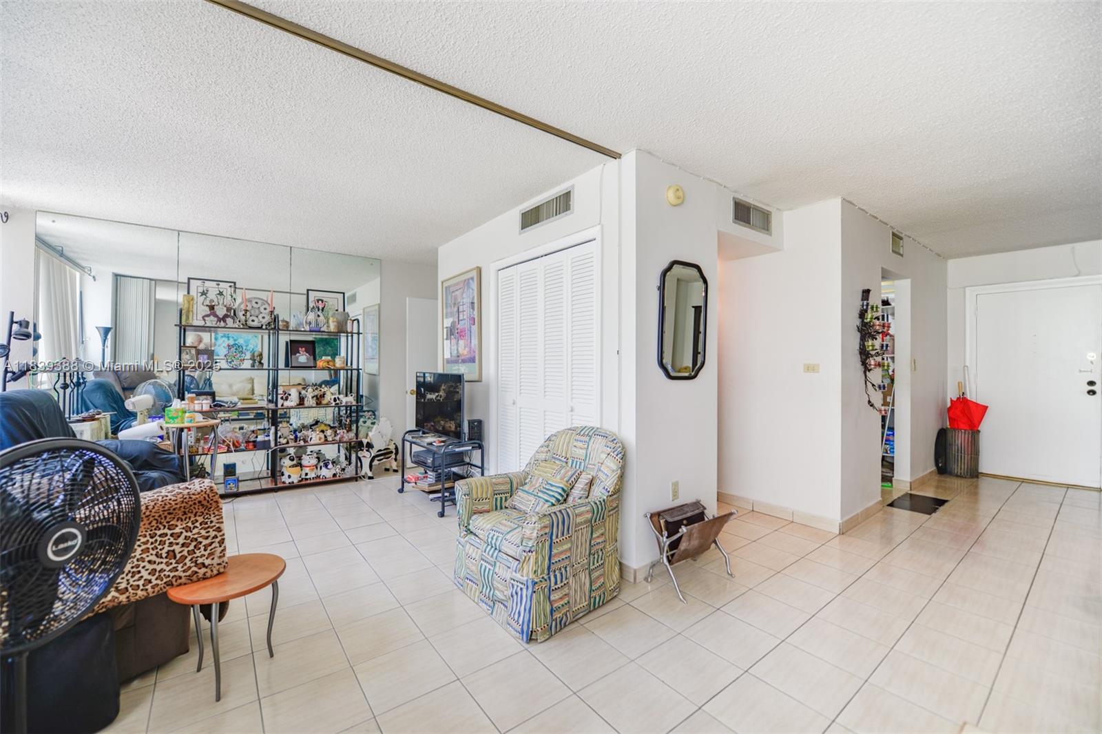 1345 Lincoln Rd 303