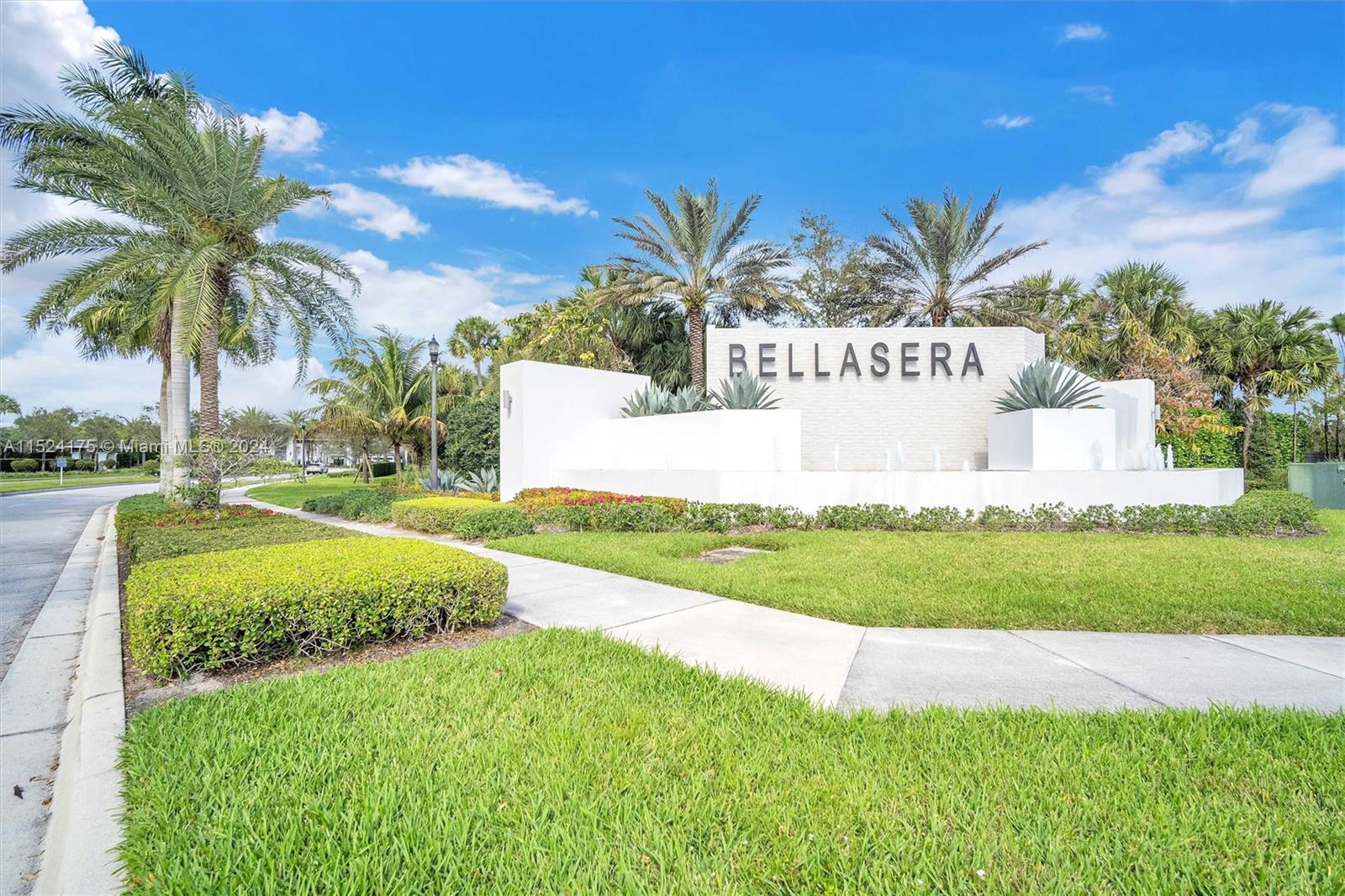 3252 Dunning Dr, Royal Palm Beach, Palm Beach County, Florida - 4 Bedrooms  
4 Bathrooms - 