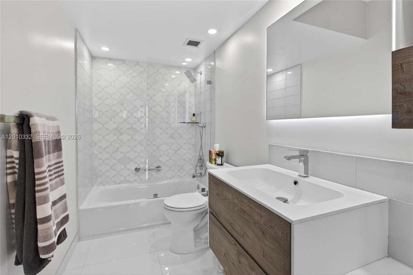 HEMISPHERES CONDO - Residential
