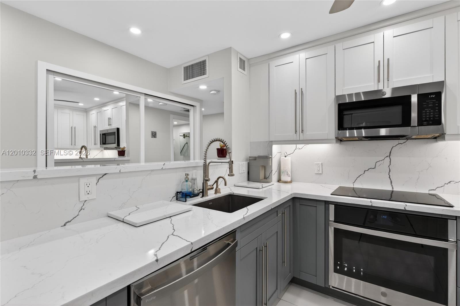 HEMISPHERES CONDO - Residential