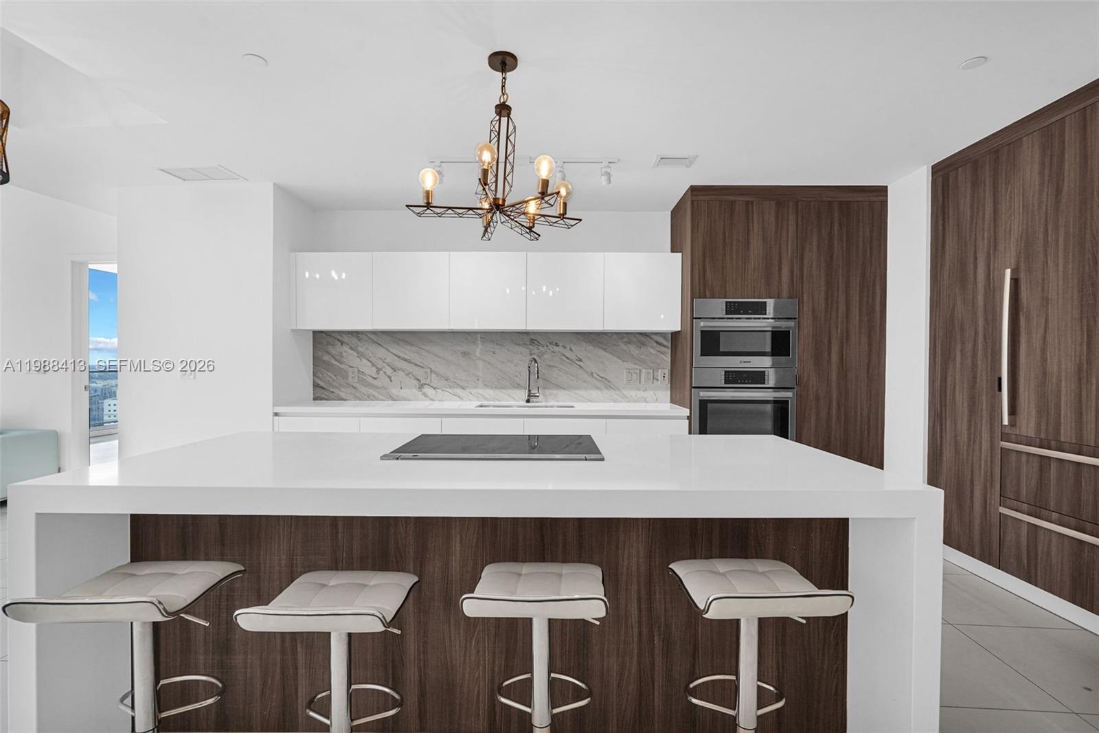 PARAMOUNT MIAMI WORLDCENT - Residential Lease