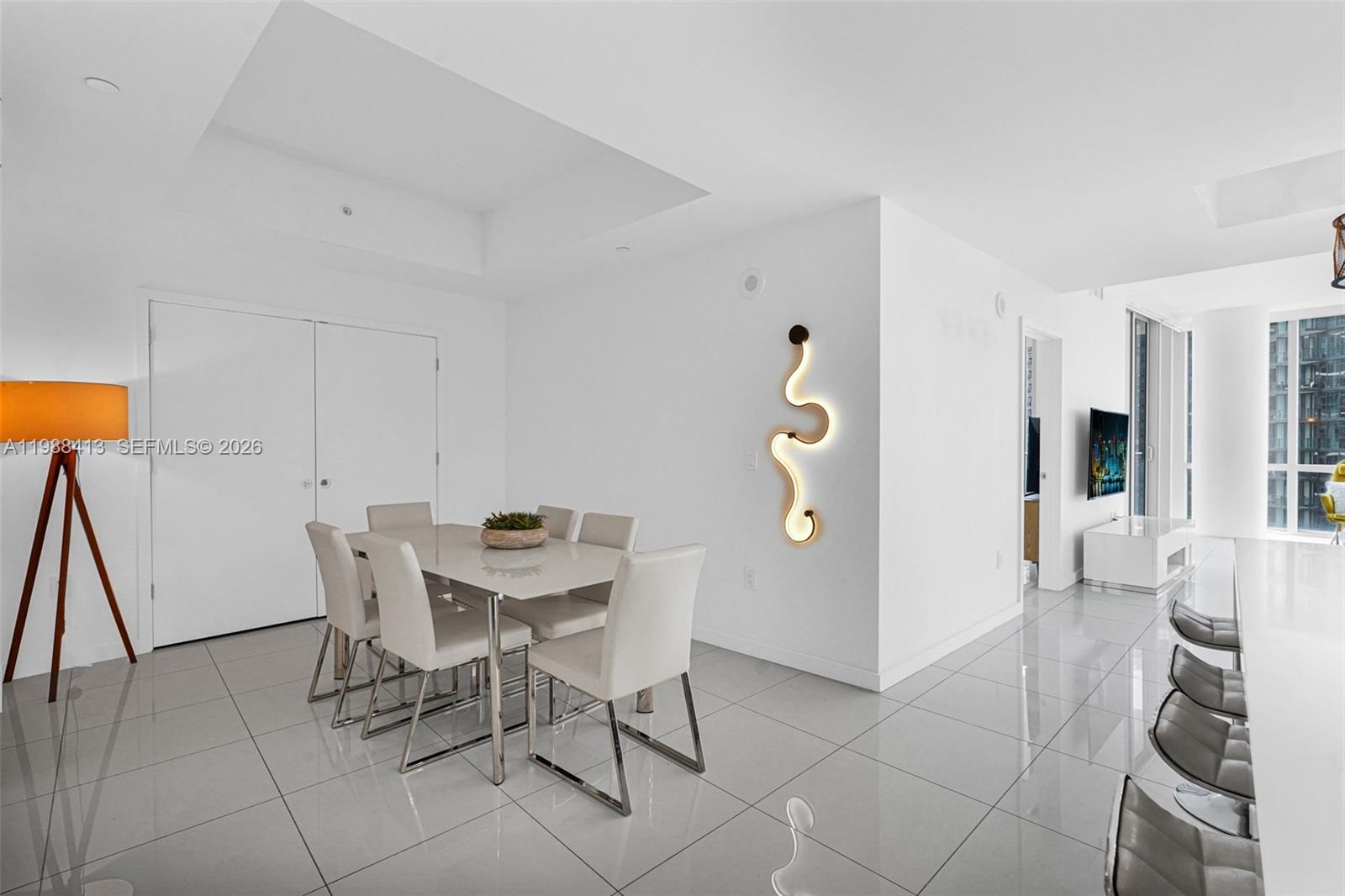 PARAMOUNT MIAMI WORLDCENT - Residential Lease