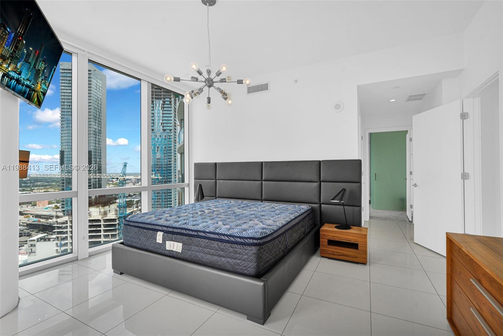 PARAMOUNT MIAMI WORLDCENT - Residential Lease