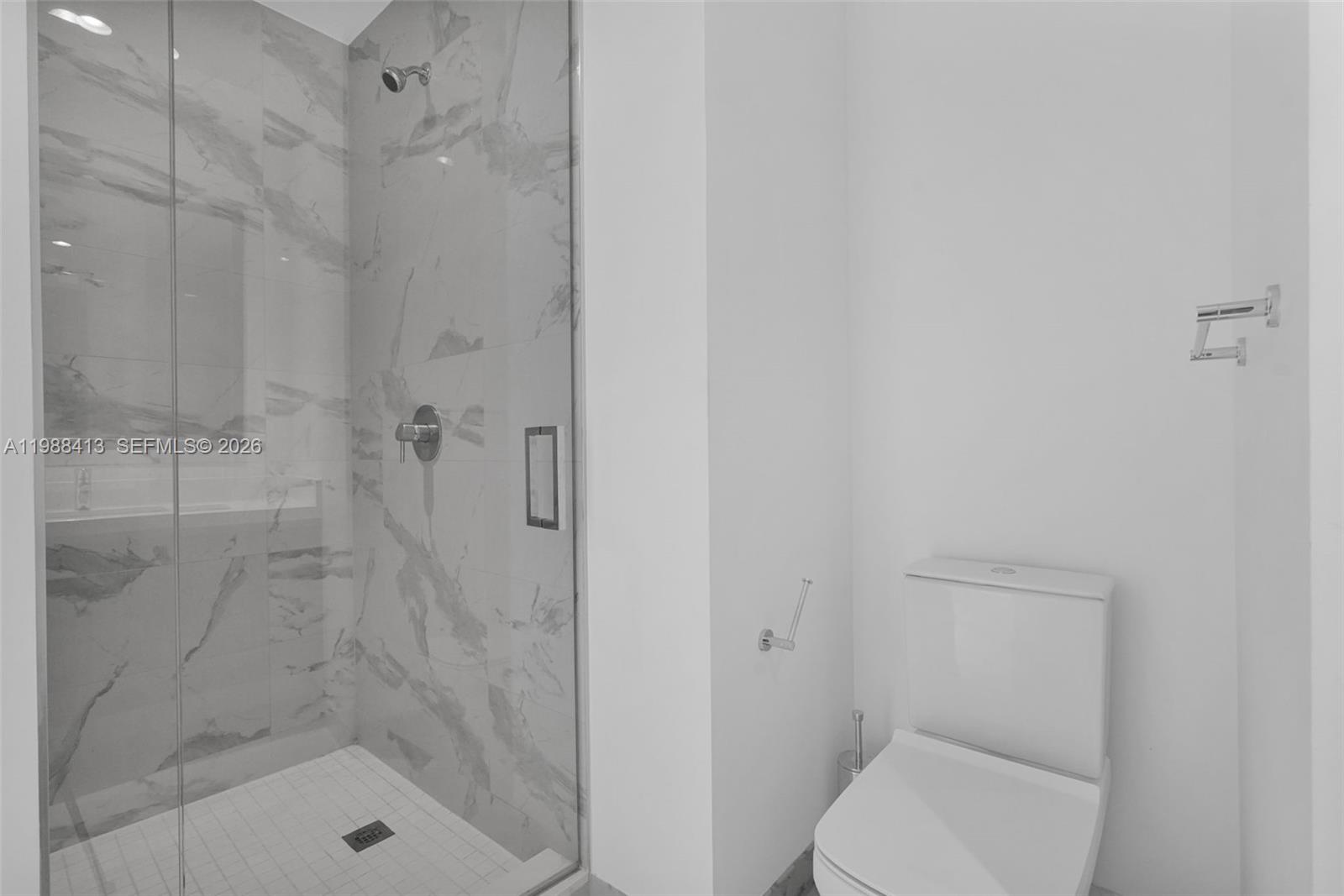 PARAMOUNT MIAMI WORLDCENT - Residential Lease