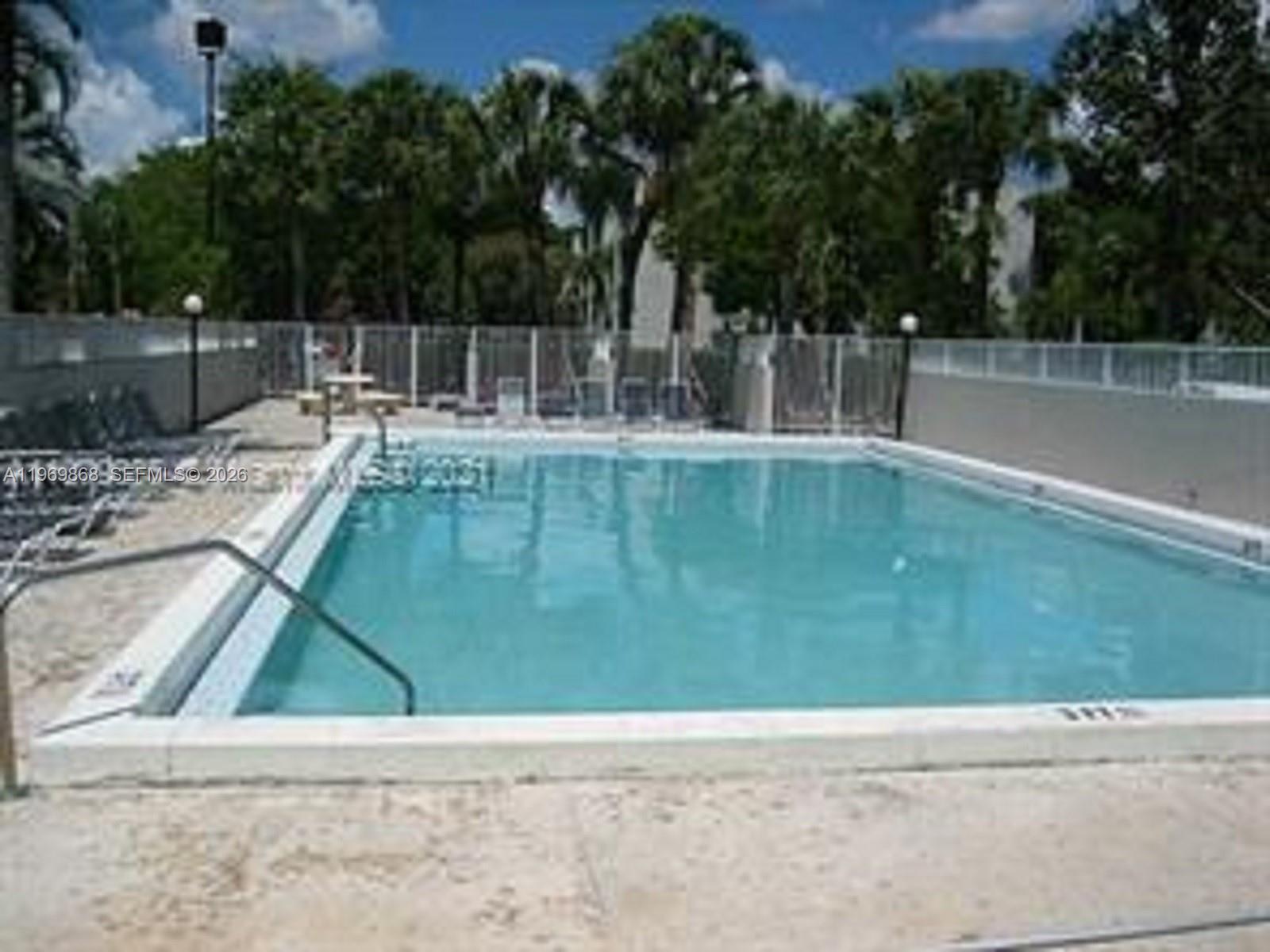 CALUSA CLUB VILG BLDG D S - Residential