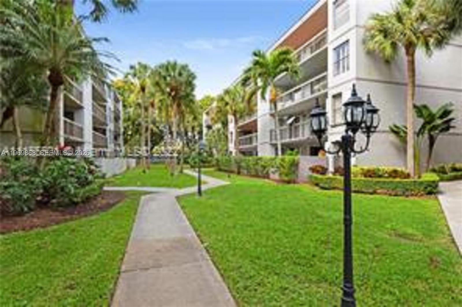 CALUSA CLUB VILG BLDG D S - Residential
