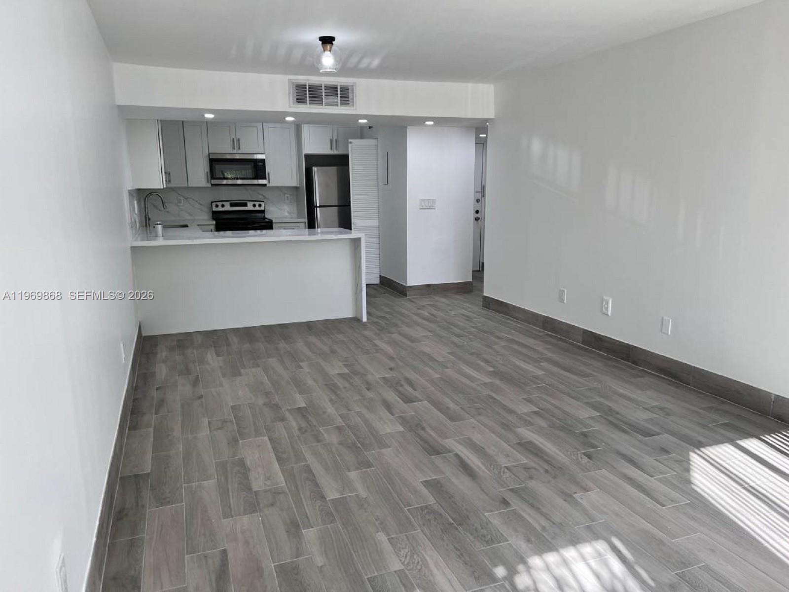 CALUSA CLUB VILG BLDG D S - Residential