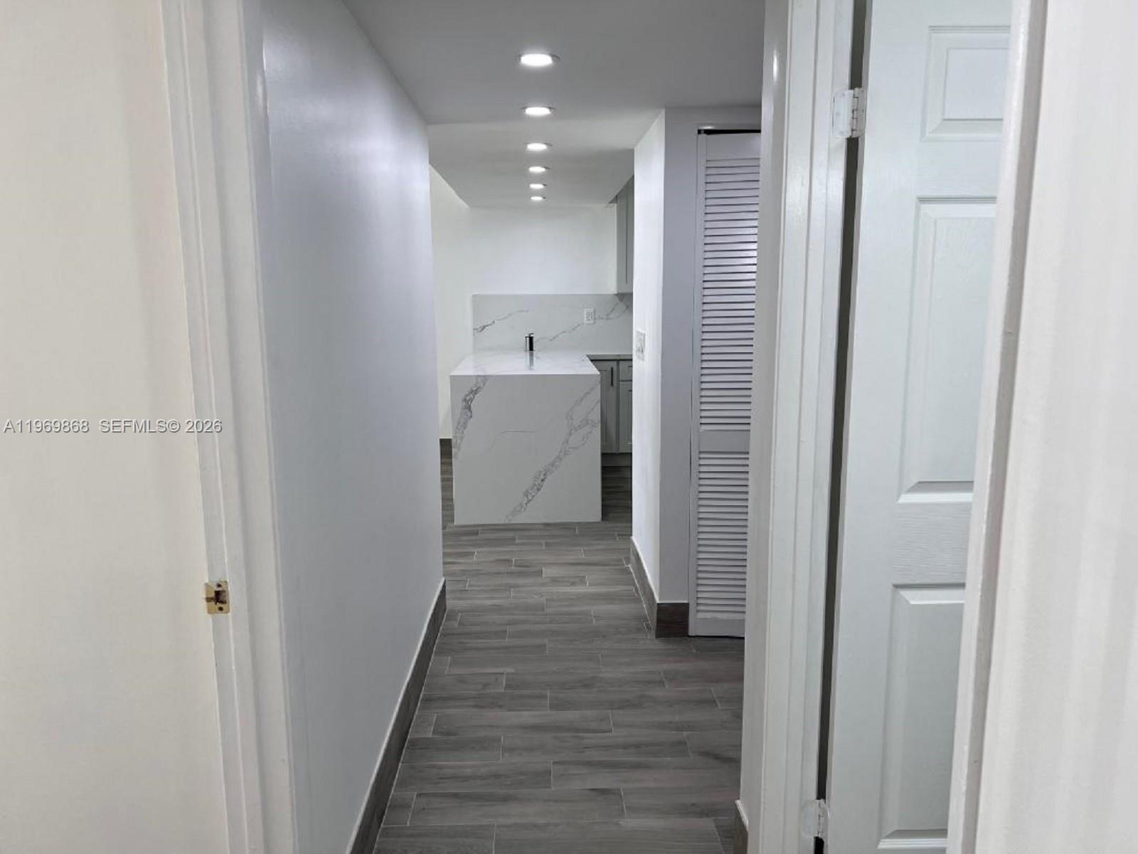 CALUSA CLUB VILG BLDG D S - Residential