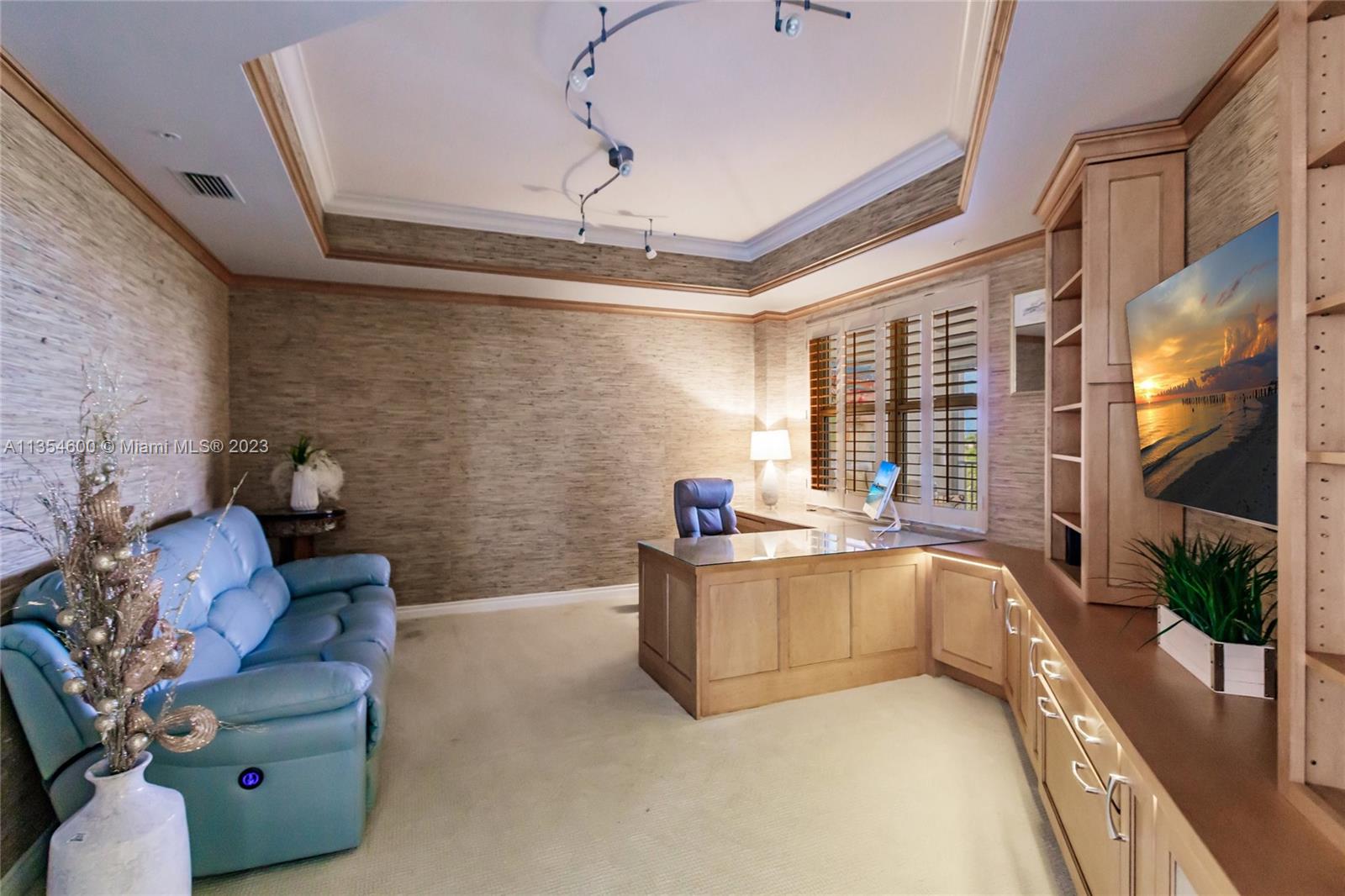 ROYAL MARCO POINT II - Residential