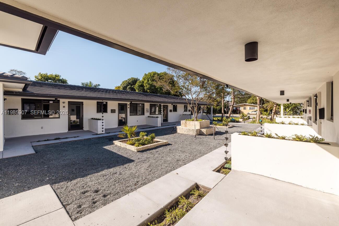 EL PORTAL - Residential Lease