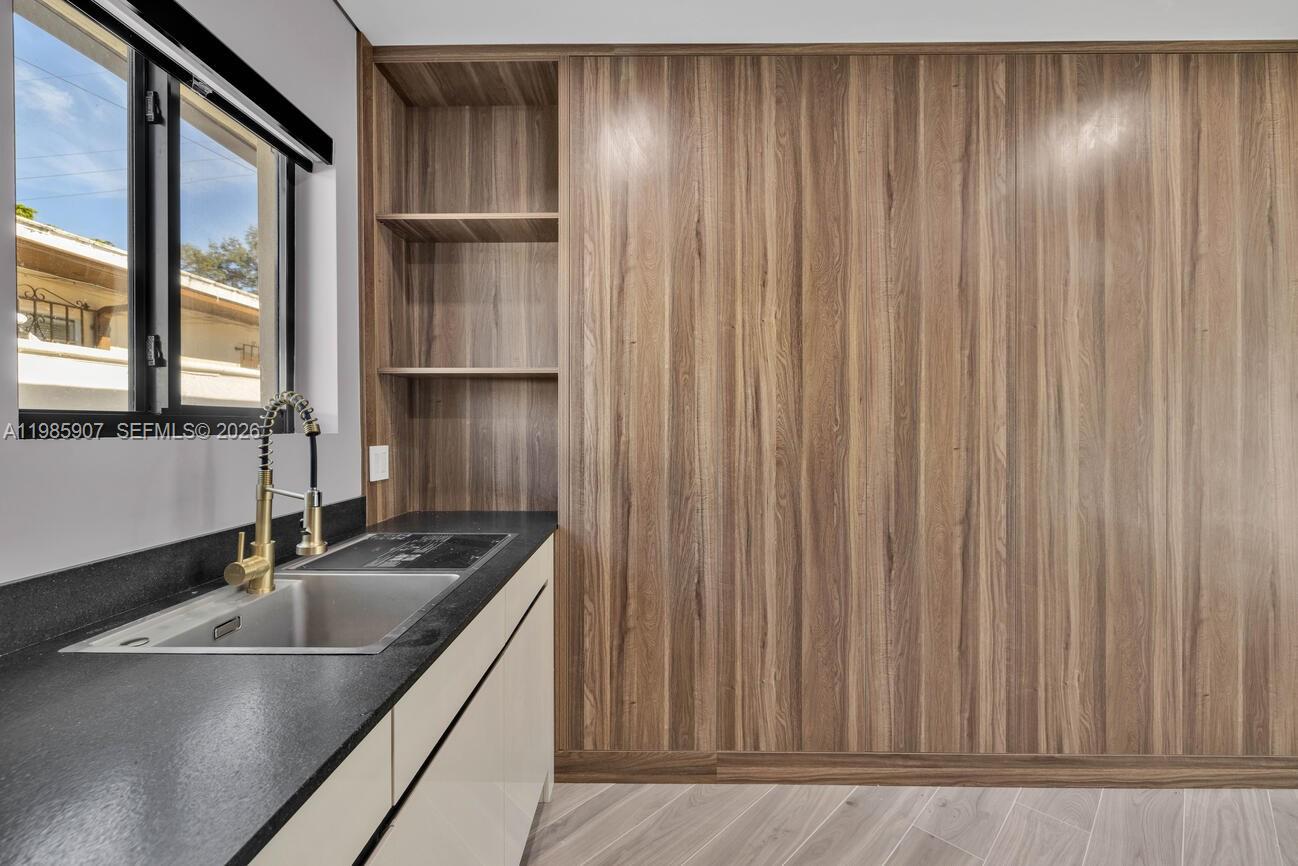 EL PORTAL - Residential Lease