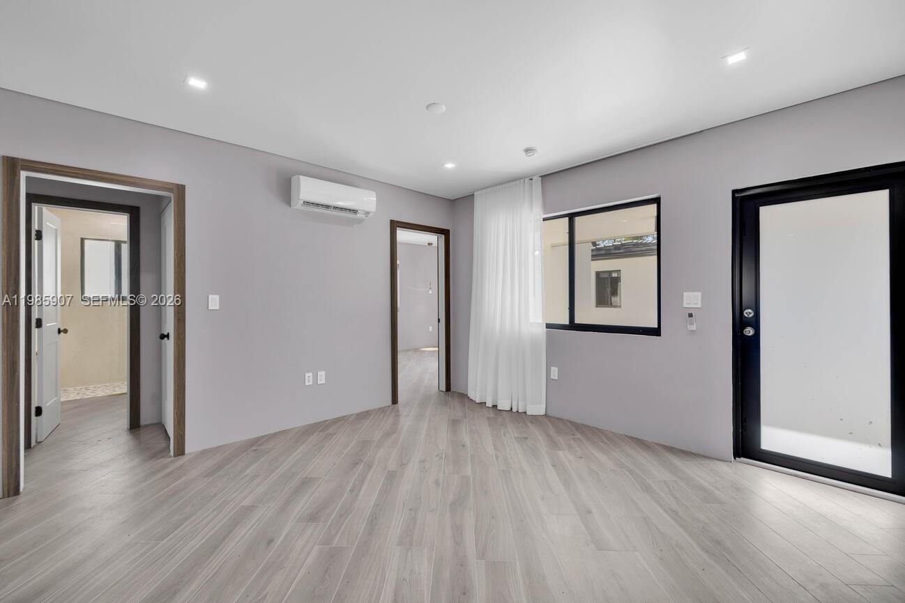 EL PORTAL - Residential Lease