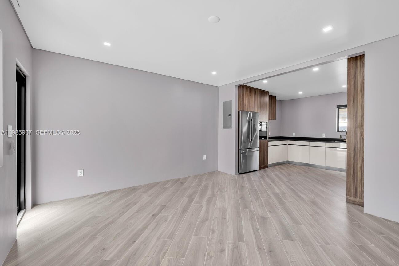 EL PORTAL - Residential Lease