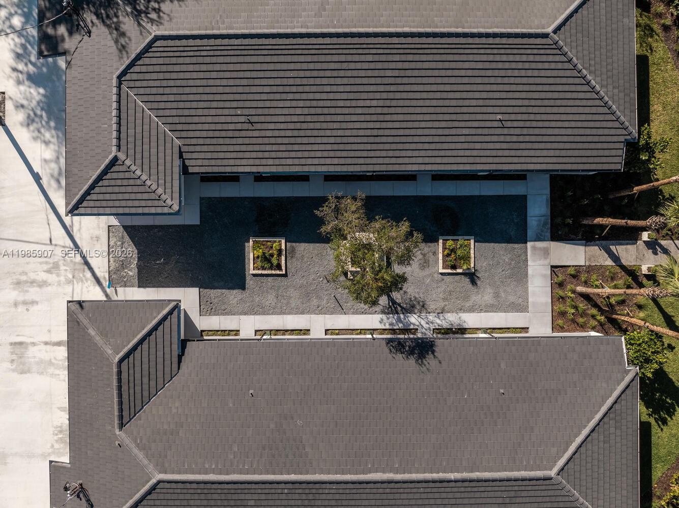 EL PORTAL - Residential Lease