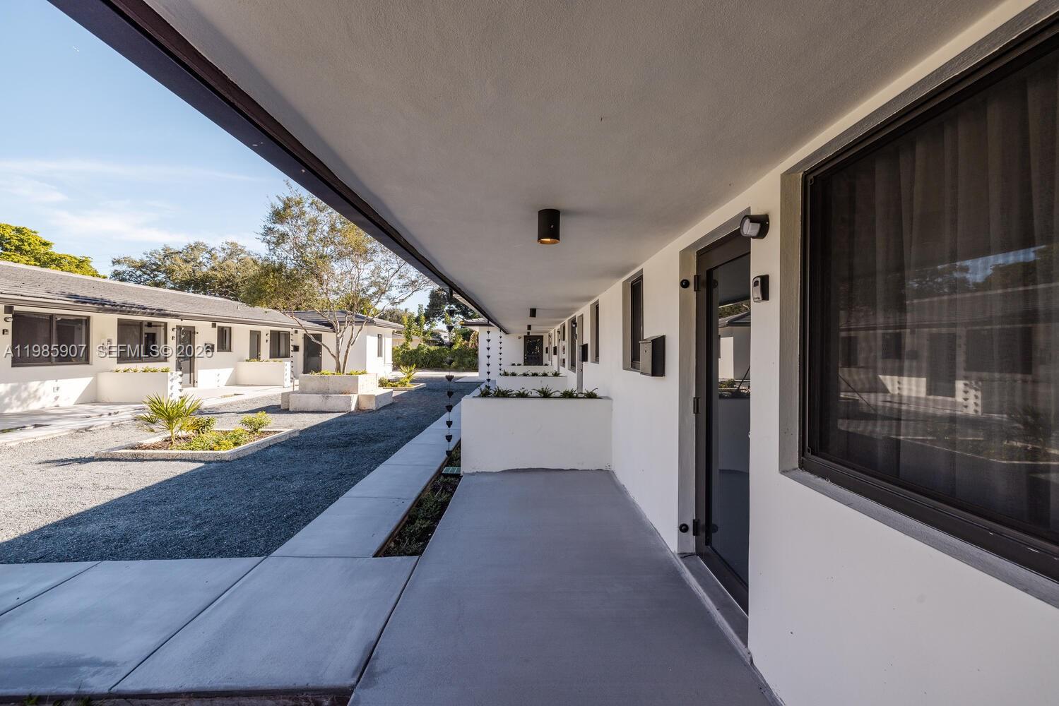 EL PORTAL - Residential Lease