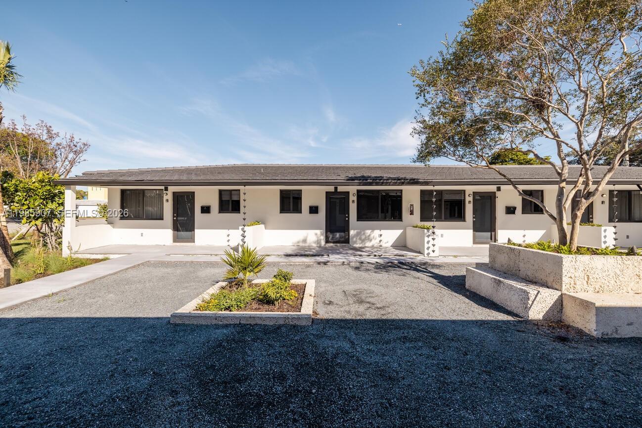 EL PORTAL - Residential Lease