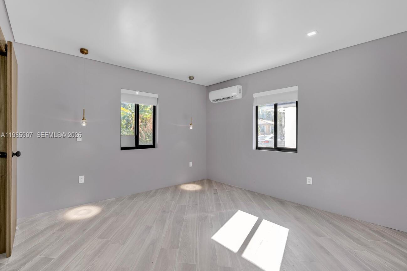 EL PORTAL - Residential Lease