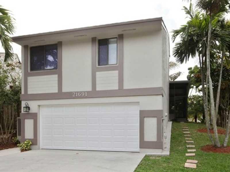 Beautiful and unique split level home in Cutler Bay