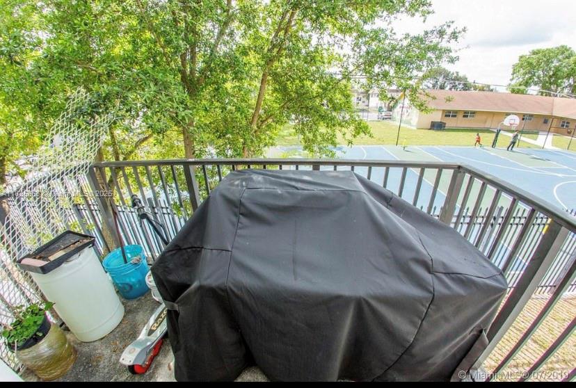 WINDERMERE CONDO NUMBER O - Residential Lease