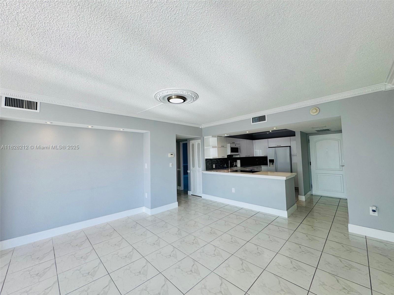 3625 N Country Club Dr 2009