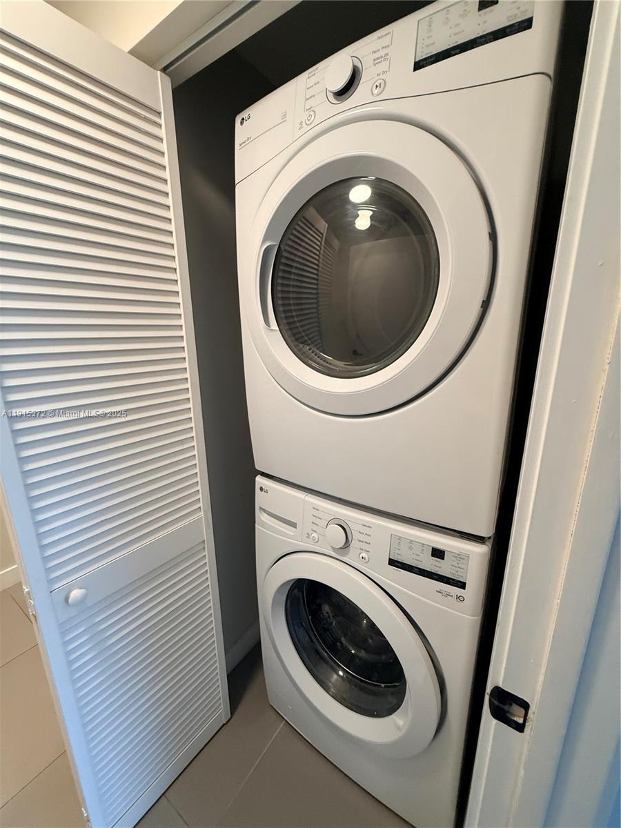 PARADISE ONE - Residential