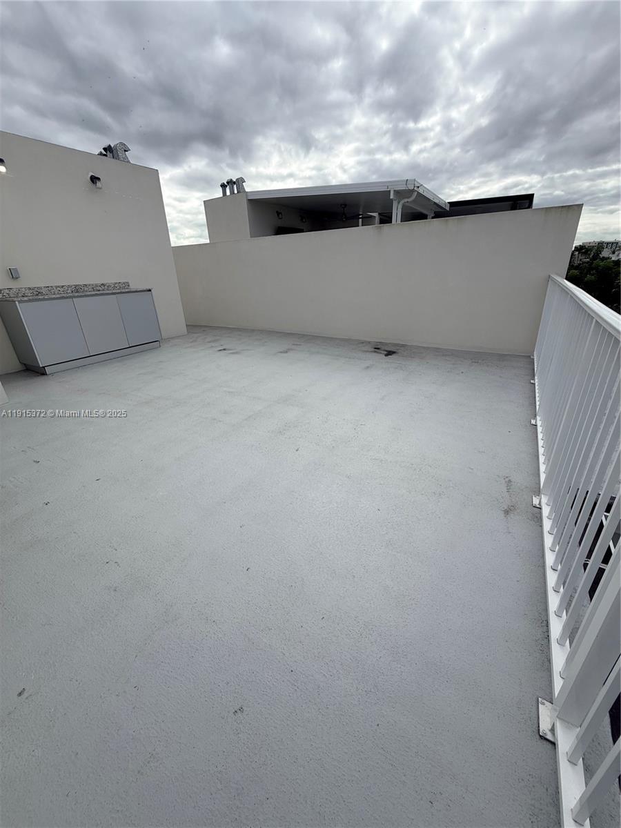 PARADISE ONE - Residential