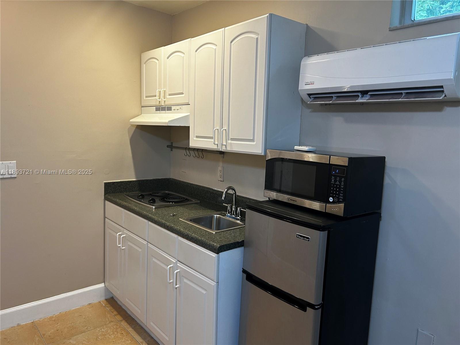 HIDDEN FOREST ESTATES - Residential Lease