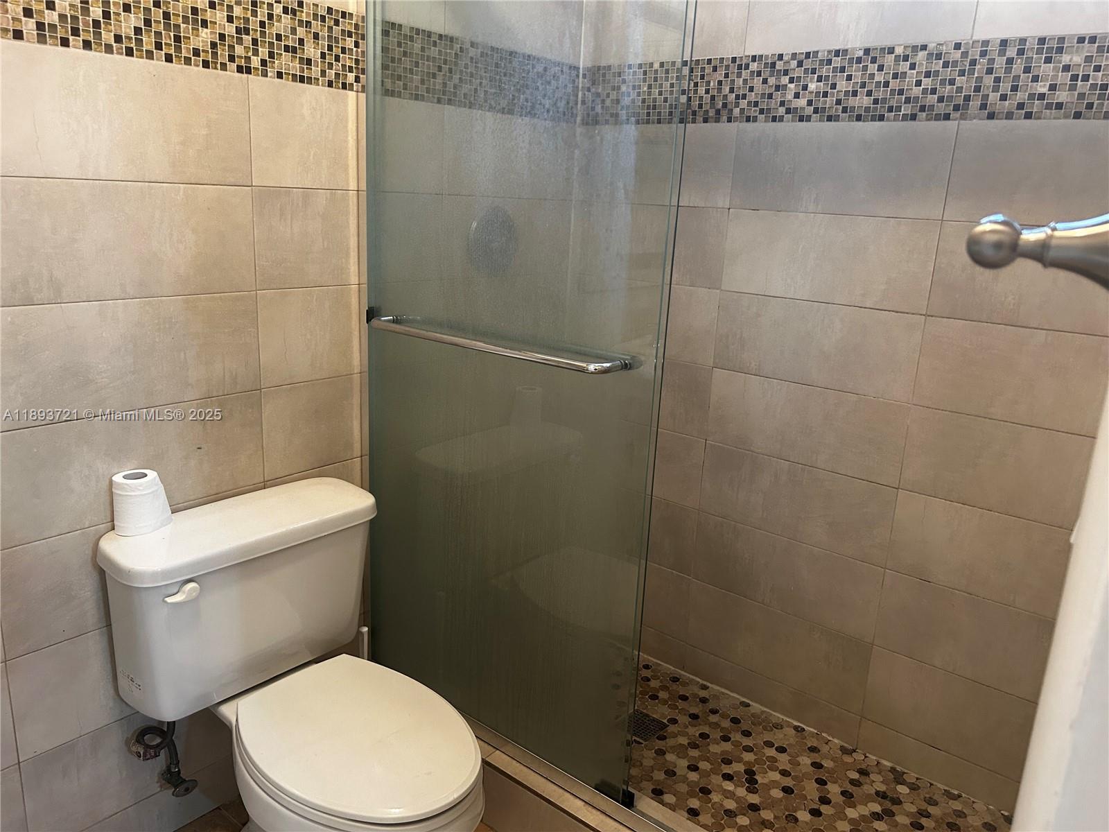 HIDDEN FOREST ESTATES - Residential Lease