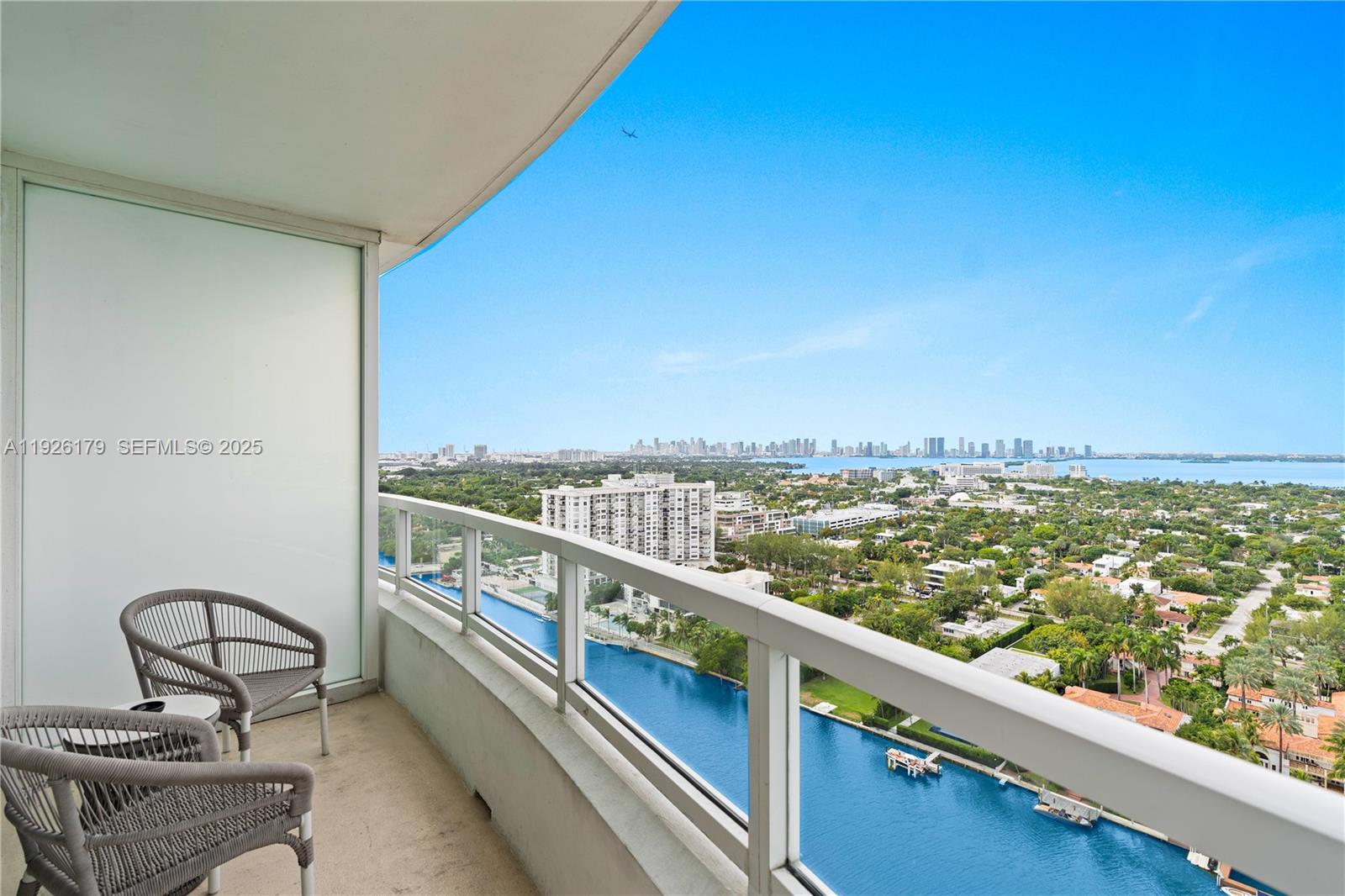 4401 Collins Ave 2517
