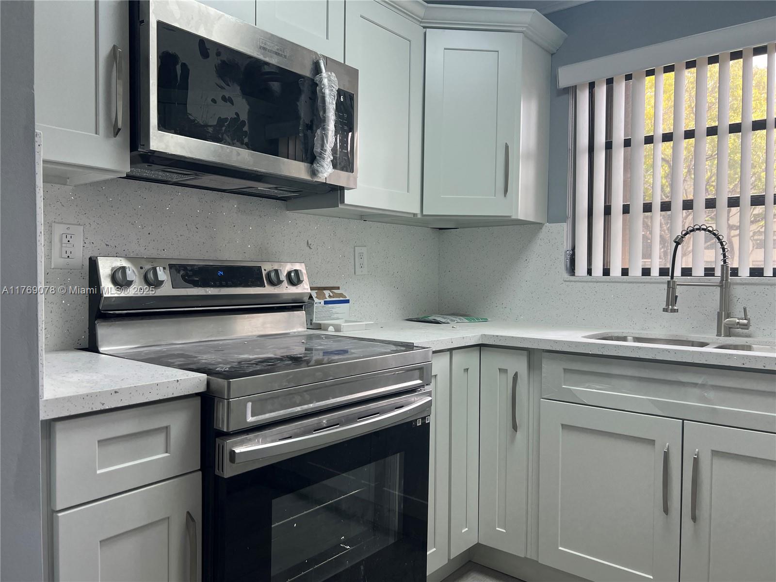 COLONY POINT 5 CONDO - Residential