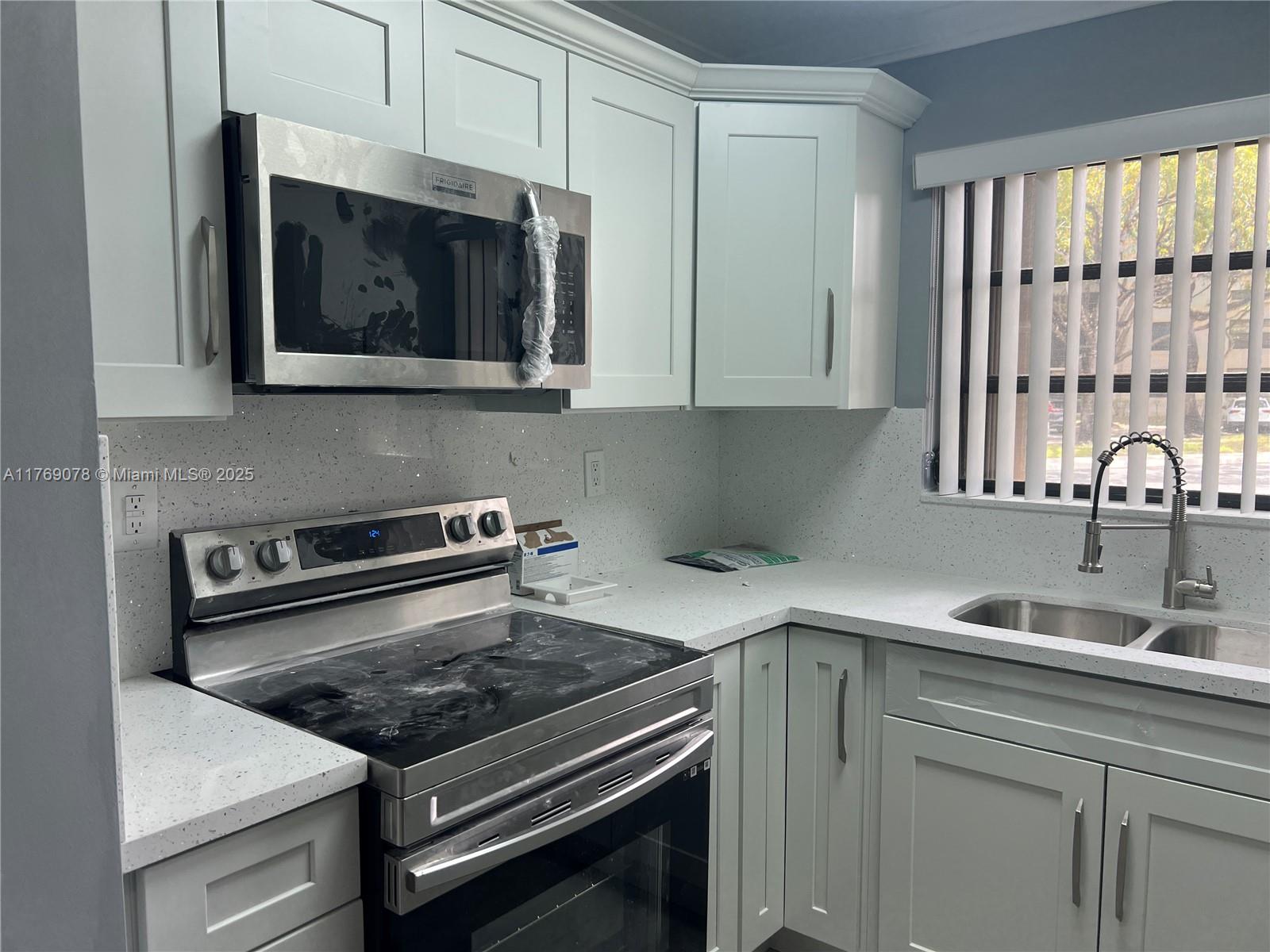 COLONY POINT 5 CONDO - Residential