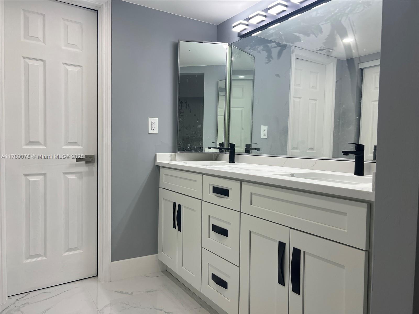 COLONY POINT 5 CONDO - Residential