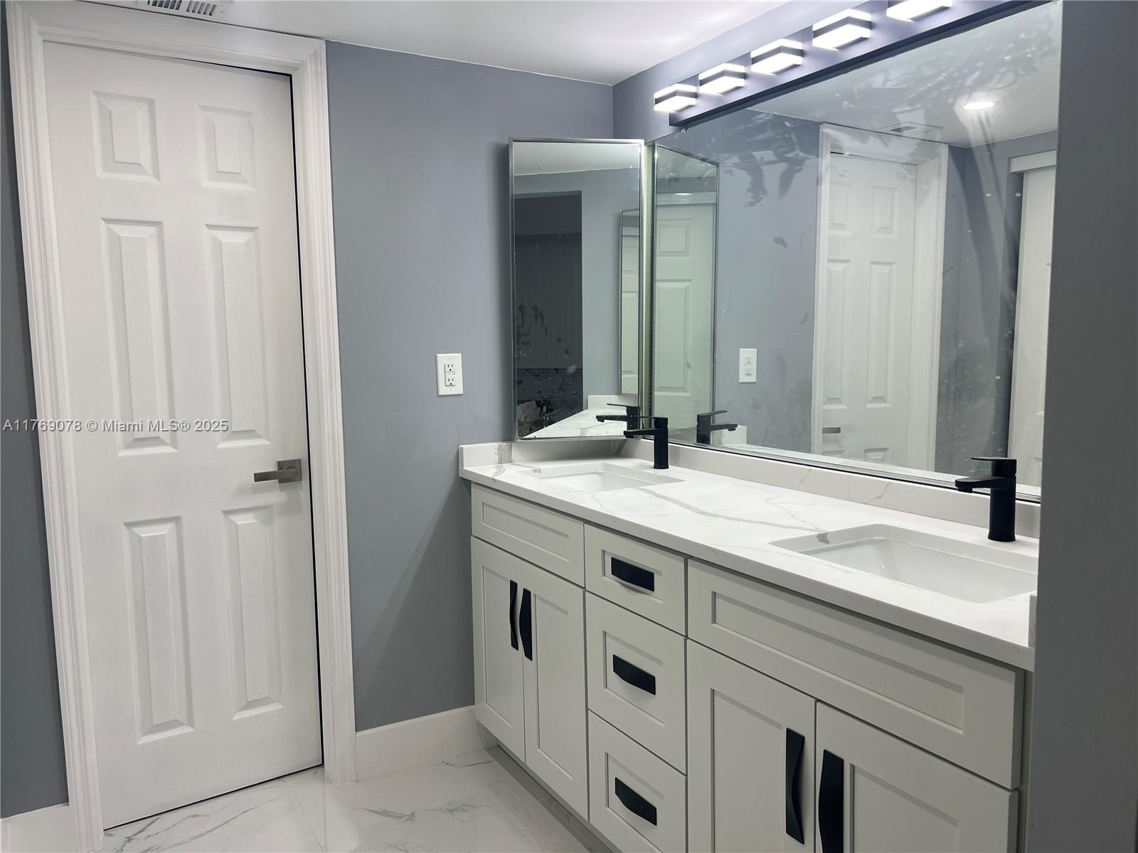 COLONY POINT 5 CONDO - Residential