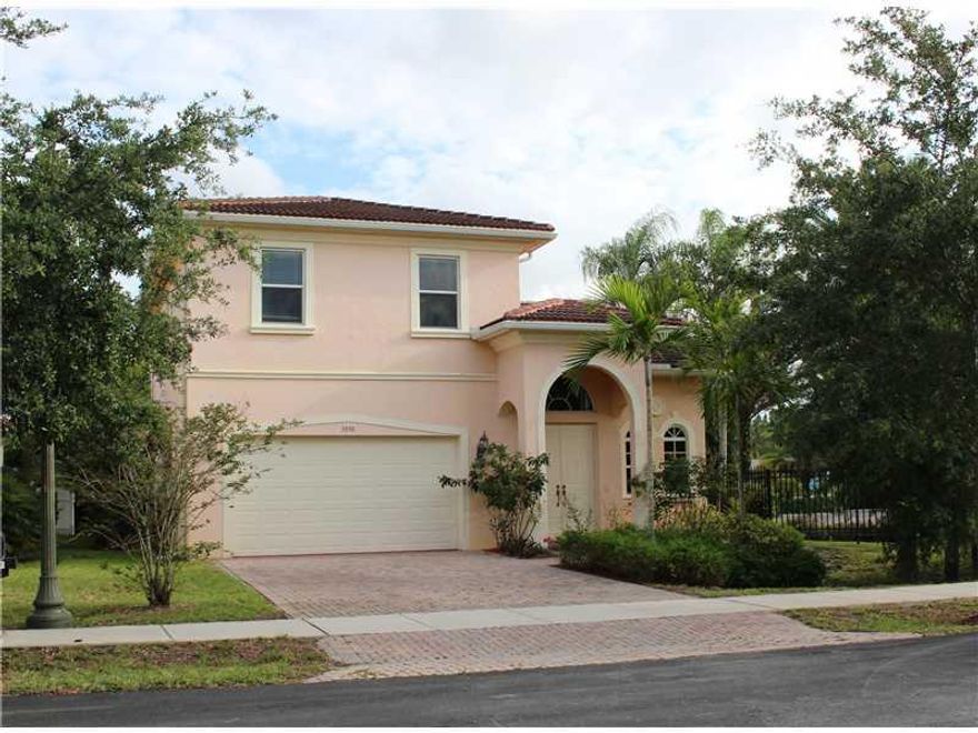 Just Gorgeous! Move in ready home in gated Bridgewater Com. Corner lot, spacious/private, covered patio. High ceilings, impact windows/doors. Open concept kitchen, breakfast bar. Formal dining room. Beautiful arched windows in Living room & entry. Master  BR Suite w/NEW Spa like bath. One BR & full BA ground floor. All 3BA are redone, NEW floors, NEW paint. Boating community w/shared dock & boating ramp nearby. Gated security in a private Enclave of 20 homes. LOW maintenance fee!