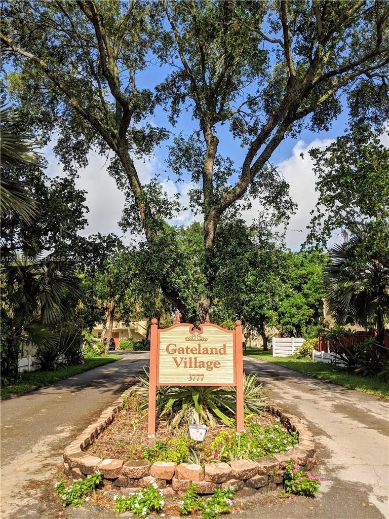 GATELAND VILLAGE SEC G CO - Residential