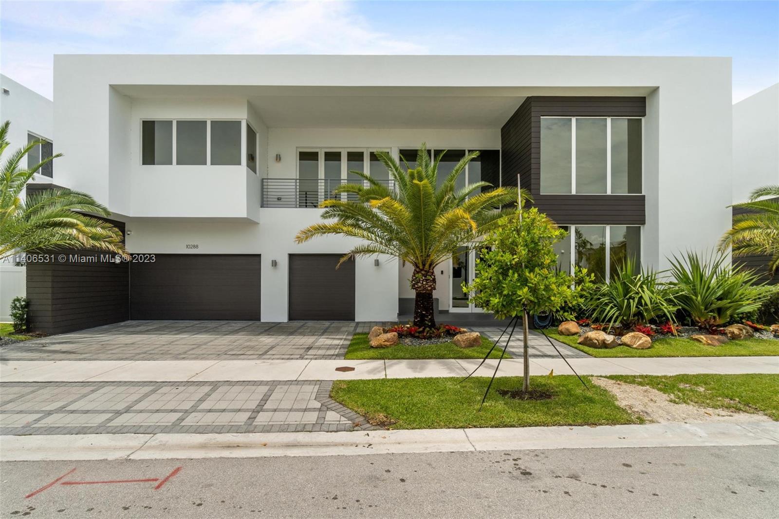 Spectacular Luxury single family in desirable gated community Modern Doral 75 a private community of 74 luxury estates. Open living spaces with 12' ceilings. Viking stainless steel appliances, Italian wood cabinetry, marble countertop in kitchen. marble floors This home have over 550k in remodeling and upgrades whit the top of the line materials. Hurricane impact windows.