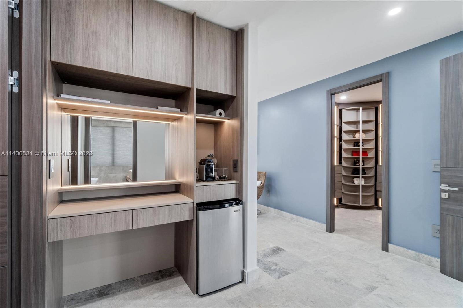 DORAL COMMONS RESIDENTIAL - Residential